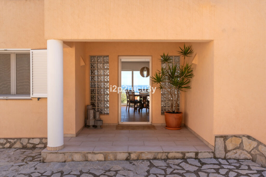 Detached Villa Moraira Alicante - image 33