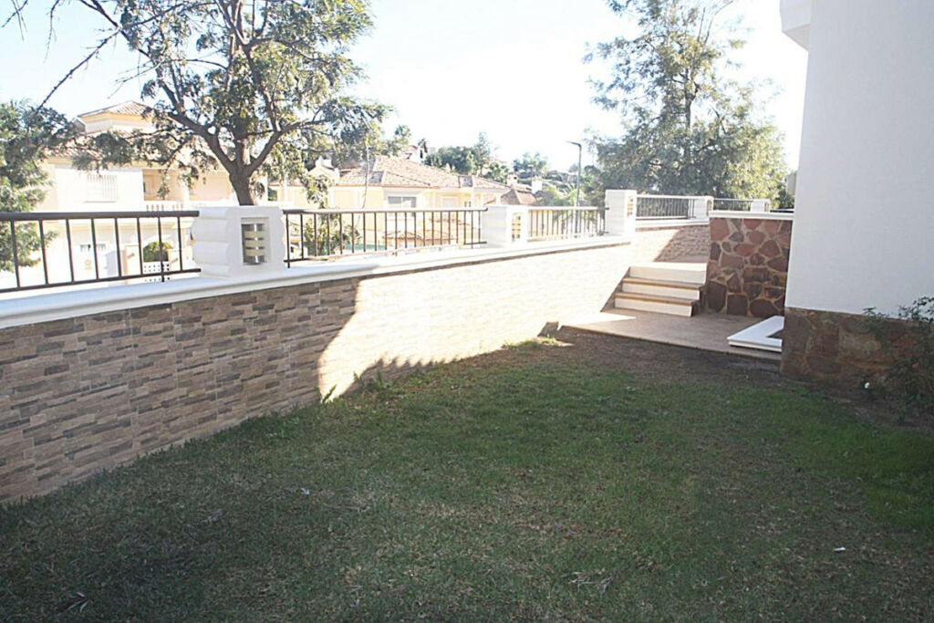 Detached Villa Benalmadena Málaga - image 33