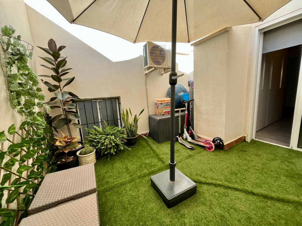 Middle Floor Apartment Torrevieja Alicante - image 32
