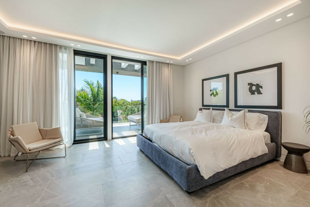 Detached Villa Nueva Andalucía Málaga - image 33