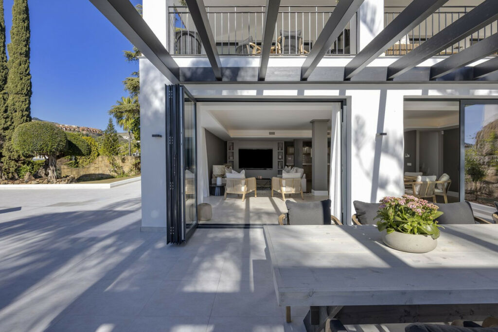 Detached Villa El Paraiso Málaga - image 31