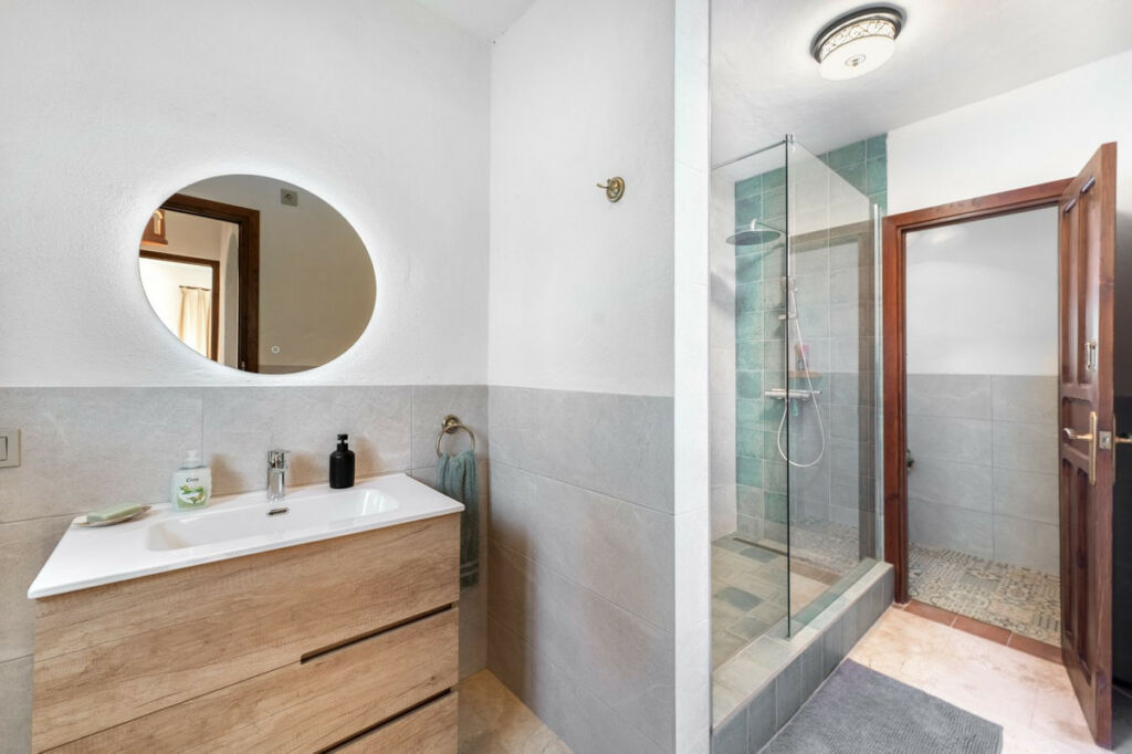 Detached Villa Valtocado Málaga - image 33