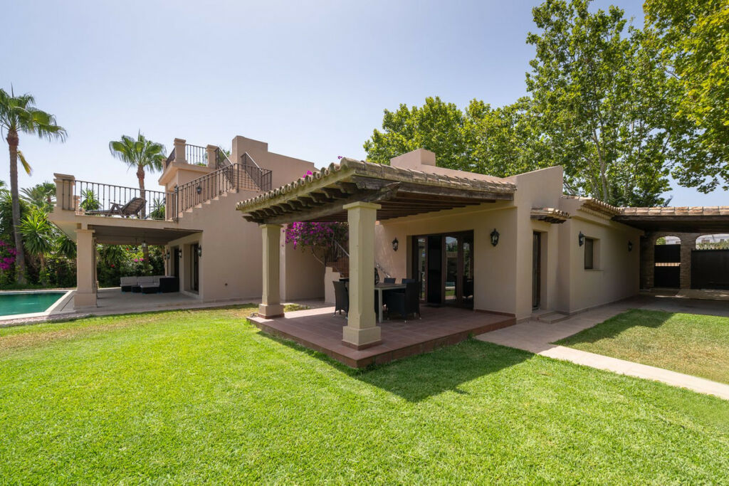 Detached Villa The Golden Mile Málaga - image 33