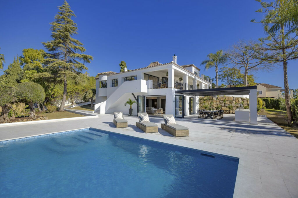 Detached Villa El Paraiso Málaga - image 32