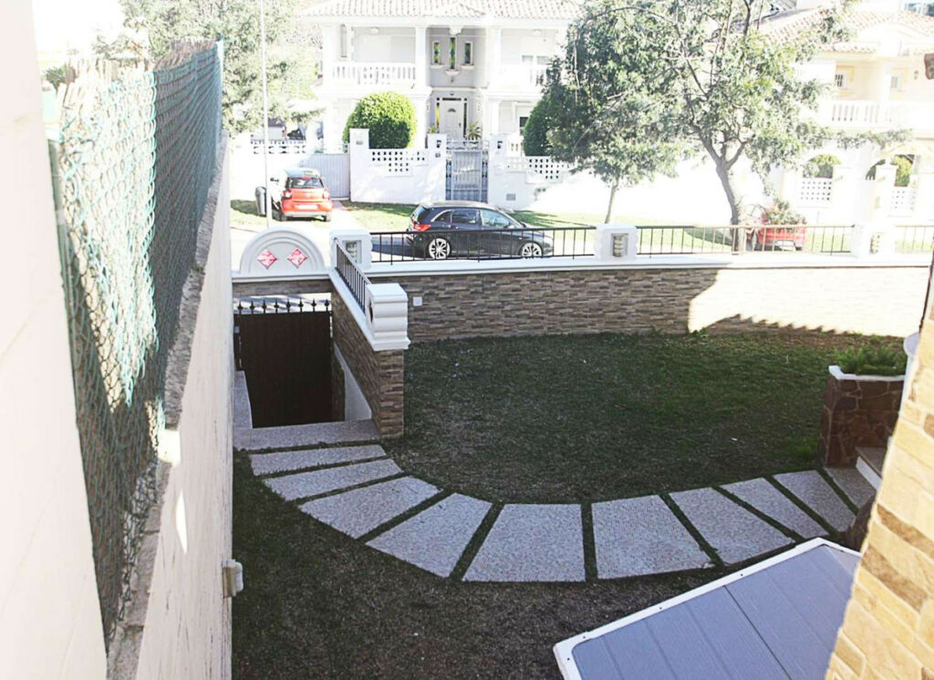 Detached Villa Benalmadena Málaga - image 34