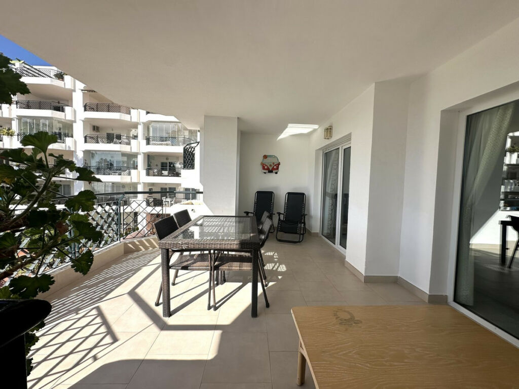 Middle Floor Apartment Calahonda Málaga - image 36