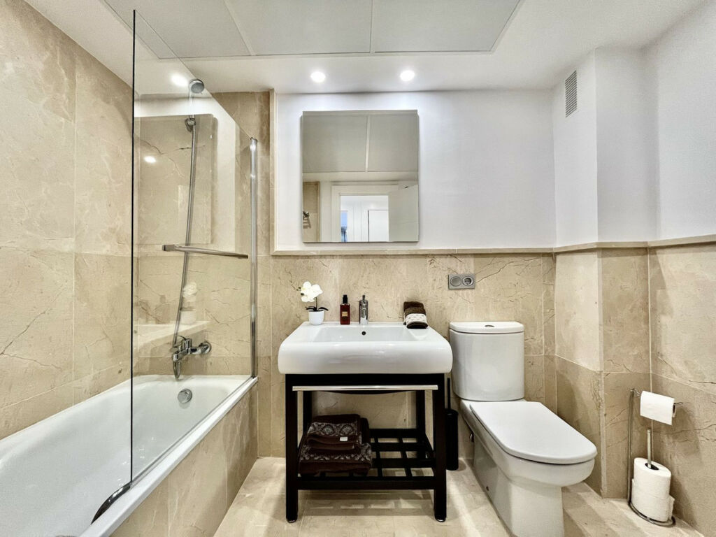 Middle Floor Apartment Los Flamingos Málaga - image 34