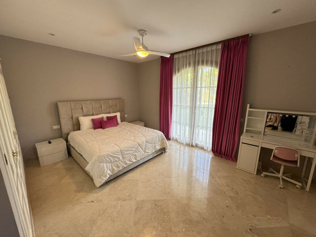 Detached Villa El Paraiso Málaga - image 34