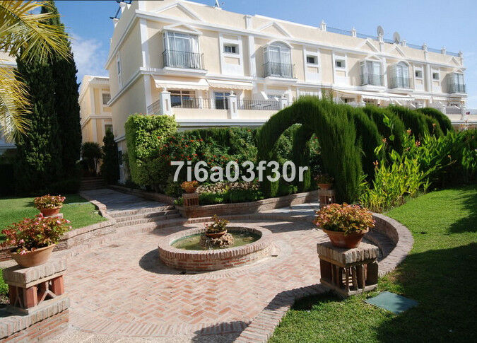 Penthouse Aloha Málaga - image 34