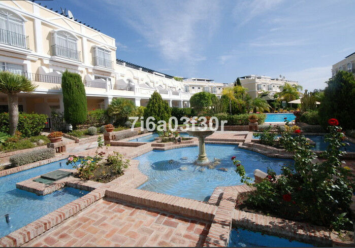 Penthouse Aloha Málaga - image 35