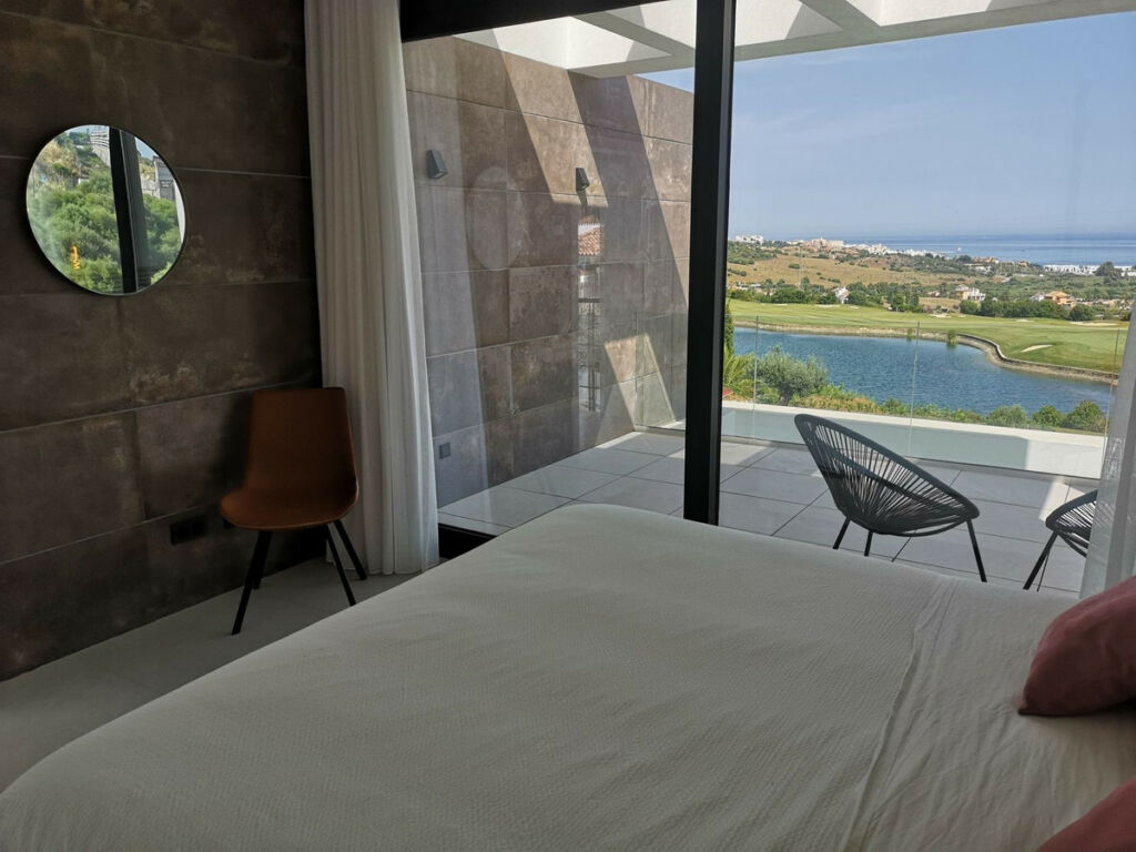 Detached Villa Estepona Málaga - image 35