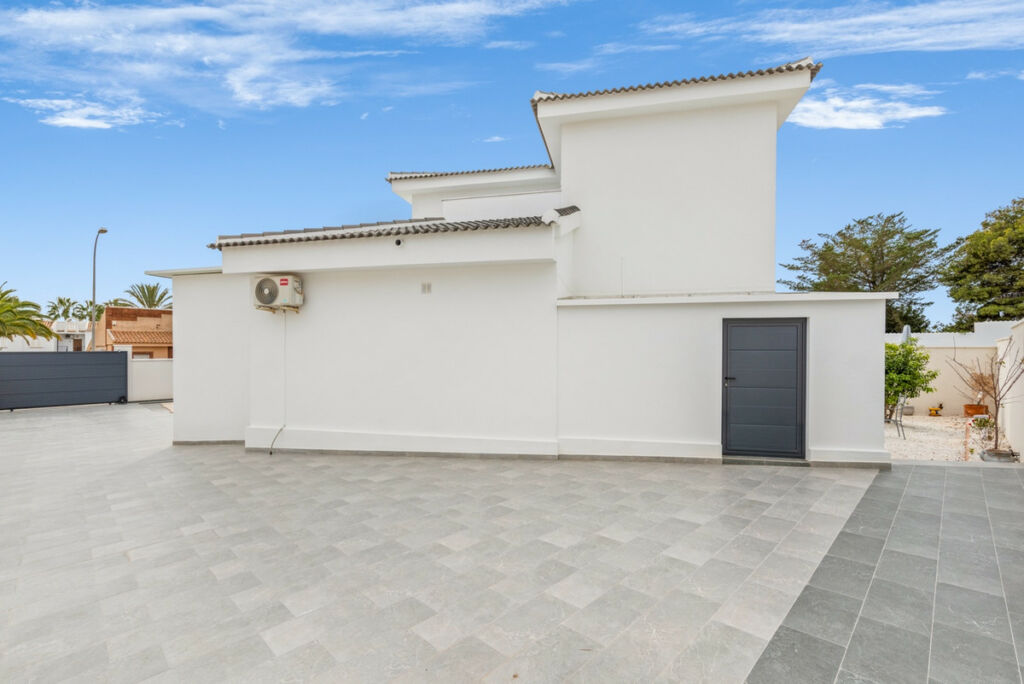 Detached Villa Ciudad Quesada Alicante - image 35