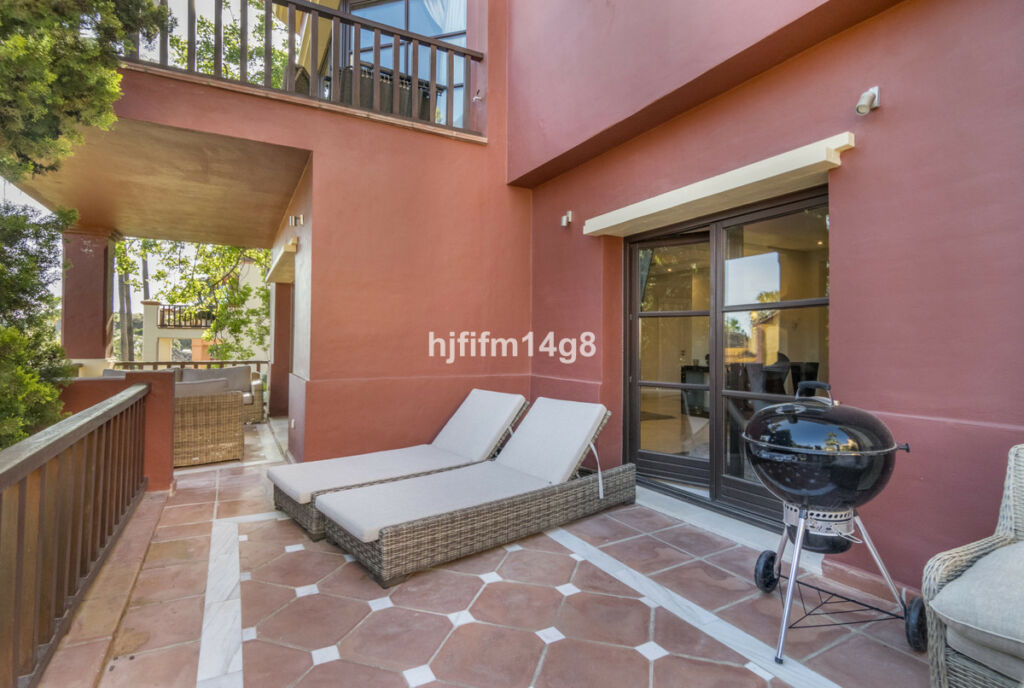 Detached Villa The Golden Mile Málaga - image 37