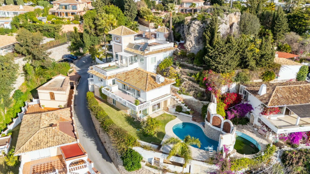 Detached Villa Benalmadena Málaga - image 35