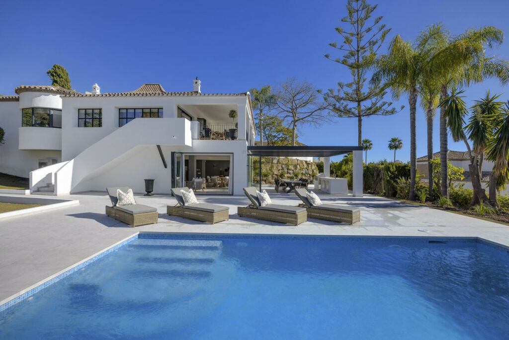 Detached Villa El Paraiso Málaga - image 33