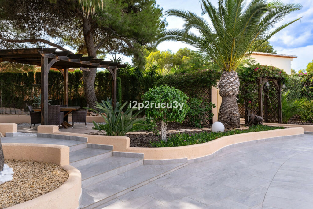 Detached Villa Moraira Alicante - image 35