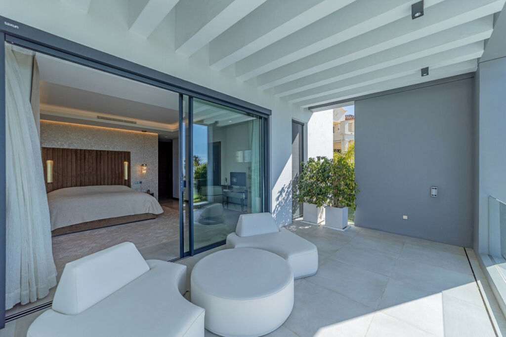 Detached Villa Los Arqueros Málaga - image 35