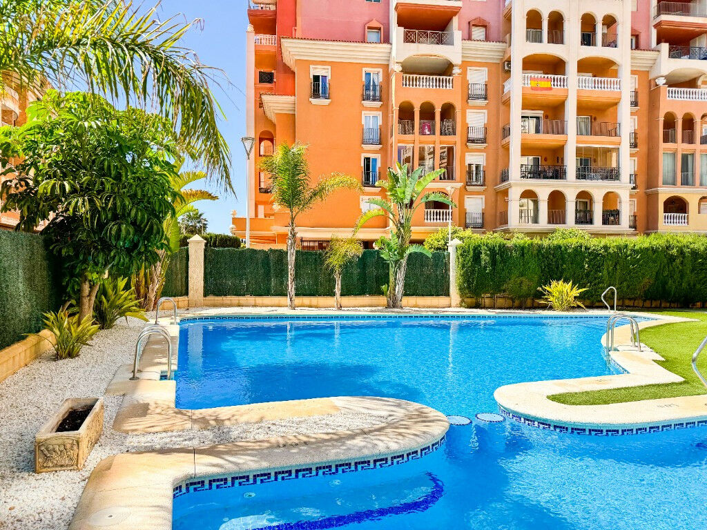 Middle Floor Apartment Torrevieja Alicante - image 36