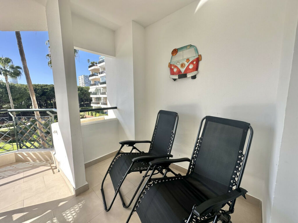 Middle Floor Apartment Calahonda Málaga - image 38