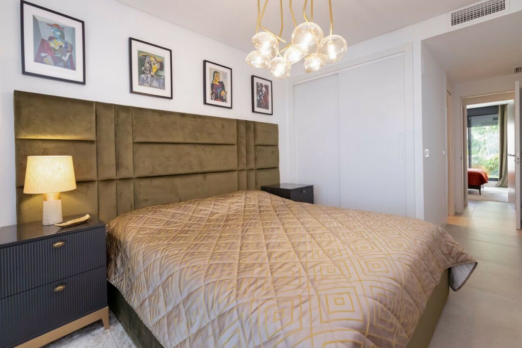 Middle Floor Apartment Cabopino Málaga - image 34