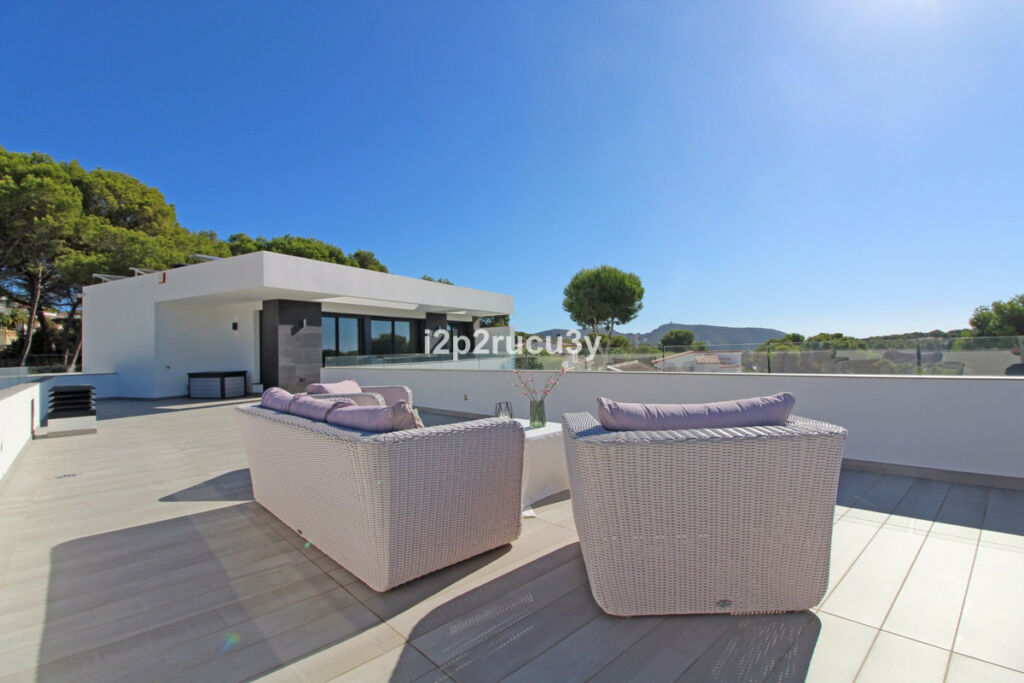 Detached Villa Moraira Alicante - image 37