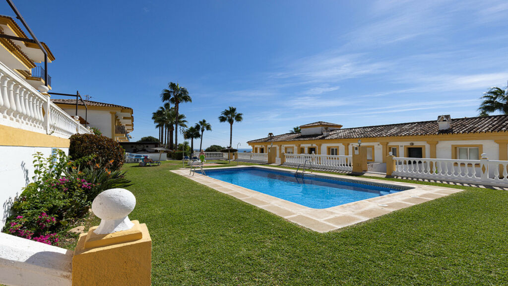 Townhouse Manilva Málaga - image 37