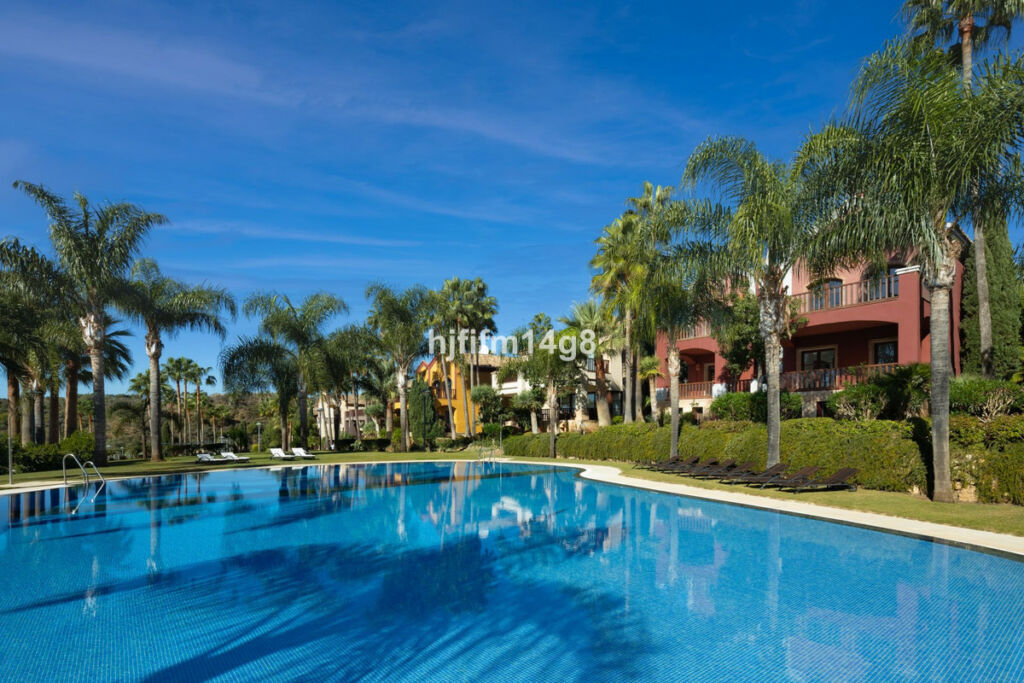 Detached Villa The Golden Mile Málaga - image 4