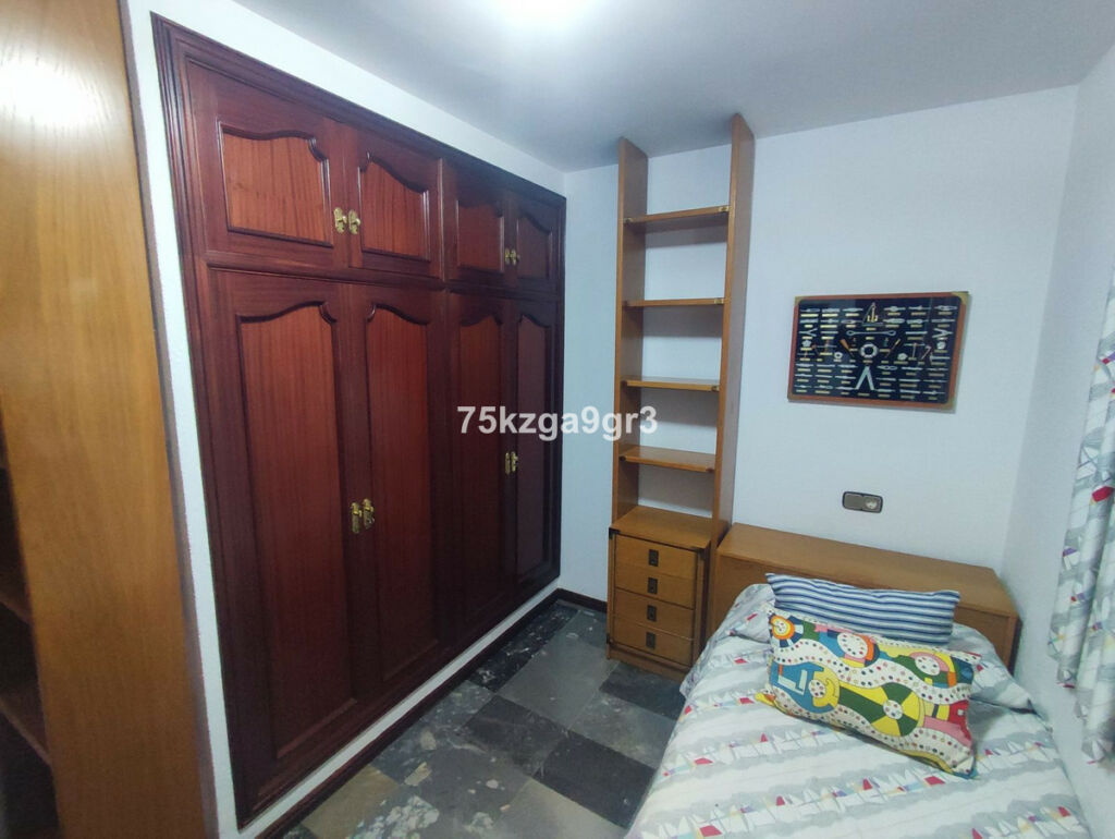 Detached Villa Puerto de la Torre Málaga - image 37