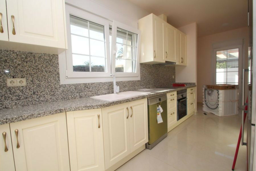 Detached Villa Cabo Roig Alicante - image 4