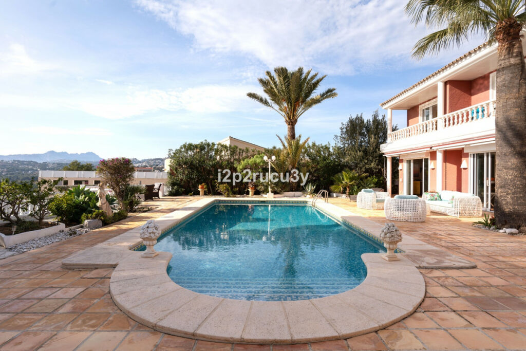 Detached Villa Moraira Alicante - image 4