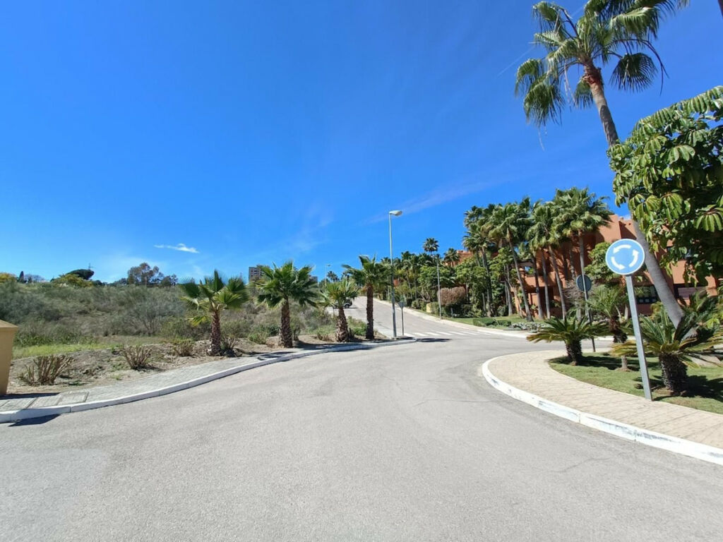 Residential Plot Puerto Banús Málaga - image 4