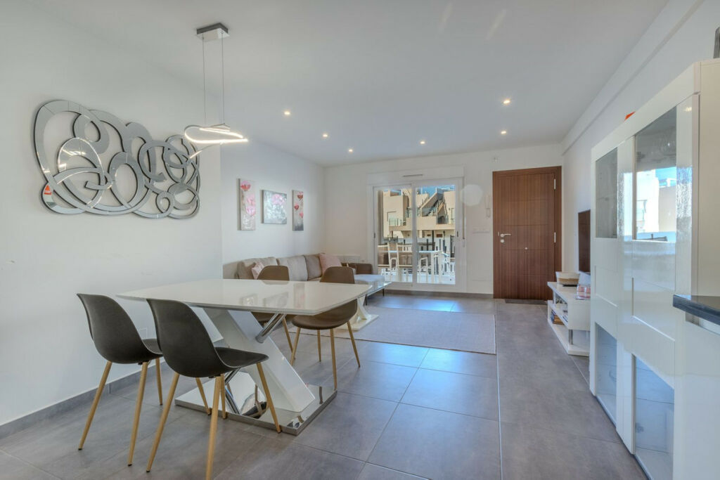 Ground Floor Apartment Aguas Nuevas Alicante - image 4