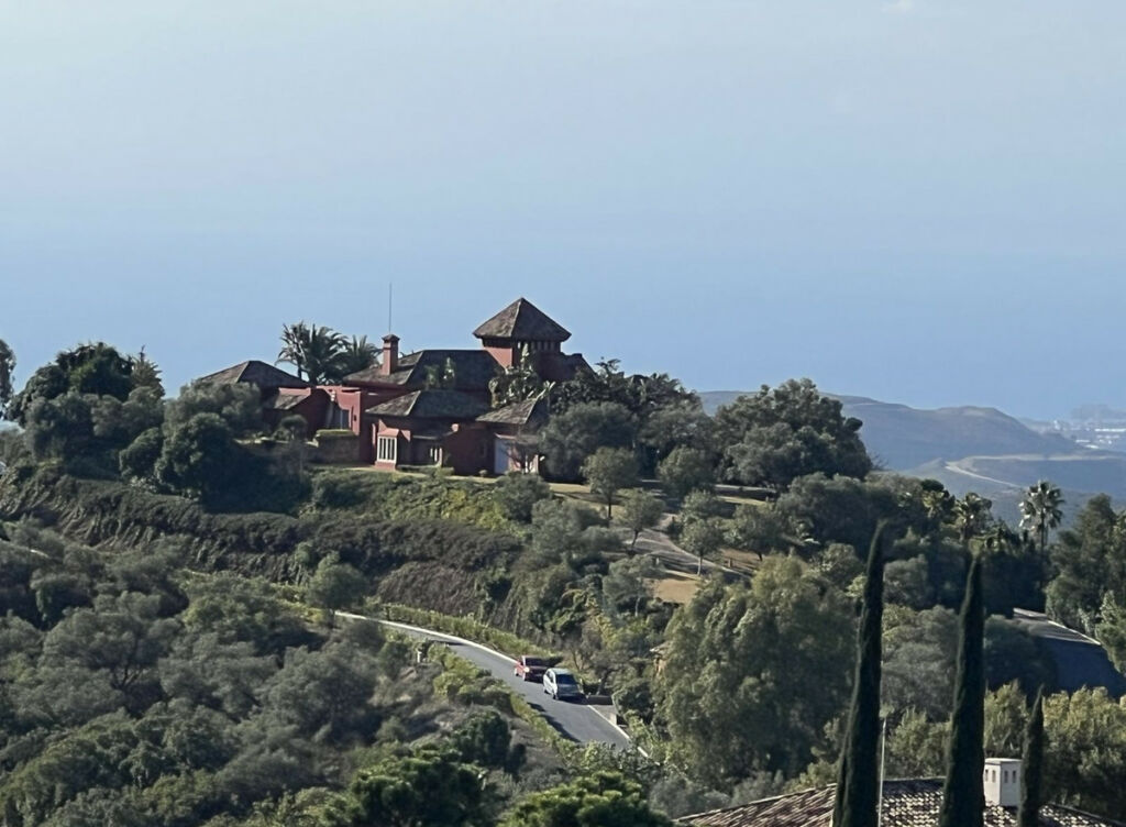 Detached Villa La Zagaleta Málaga - image 4
