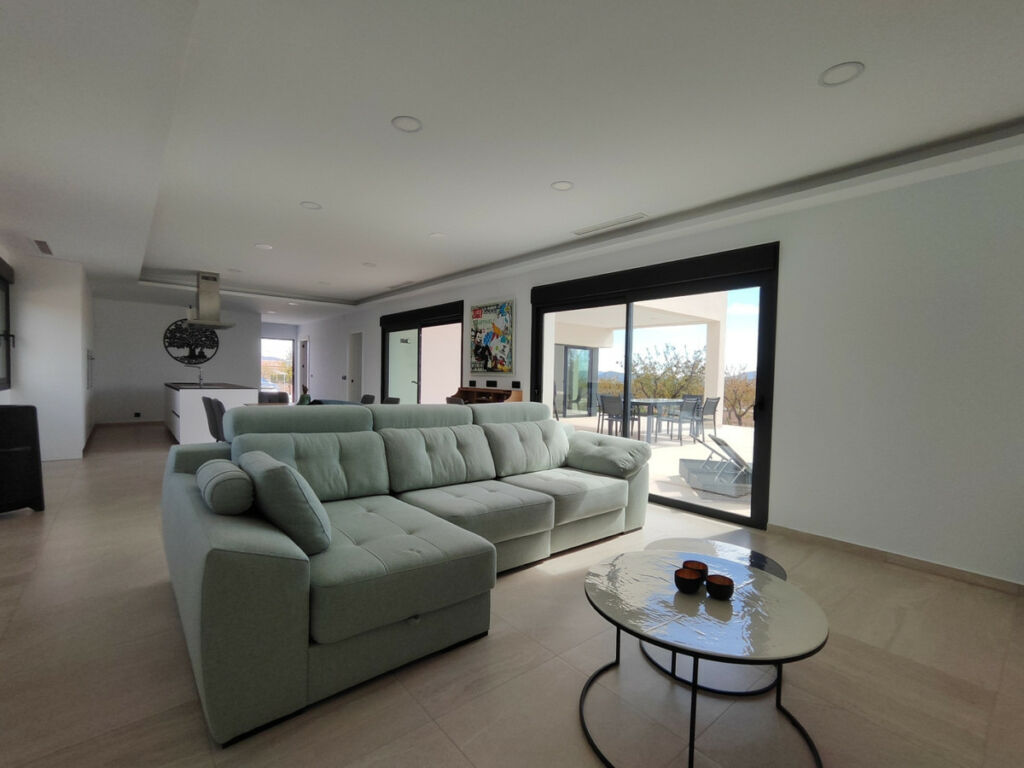Detached Villa Aspe Alicante - image 4