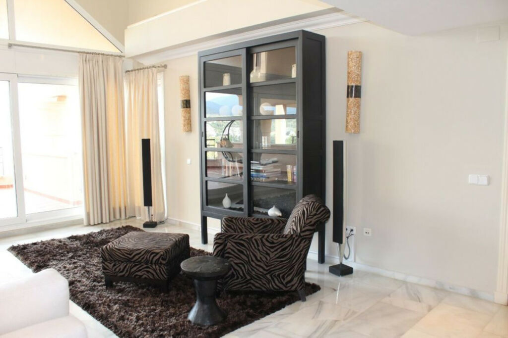 Penthouse Nueva Andalucía Málaga - image 4