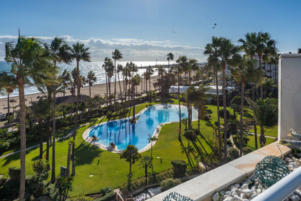 Penthouse Puerto Banús Málaga - image 4