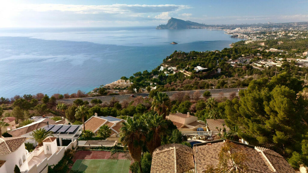 Detached Villa Altea Alicante - image 4