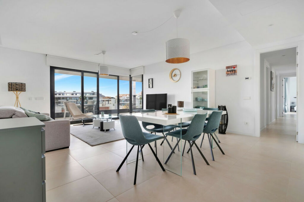 Middle Floor Apartment Fuengirola Málaga - image 4