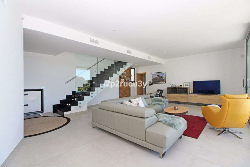 Detached Villa Moraira Alicante - image 6
