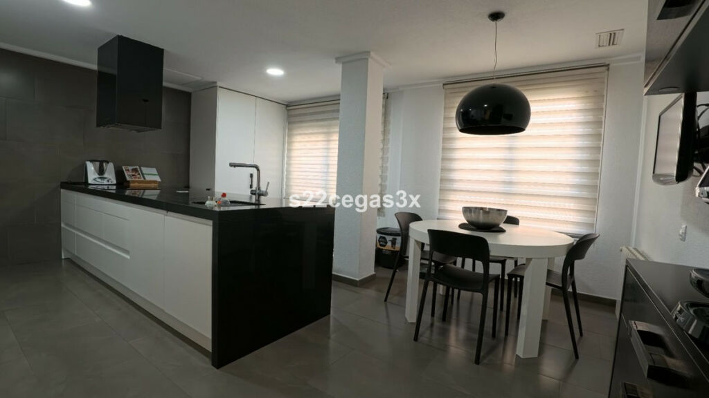 Penthouse Elda Alicante - image 4