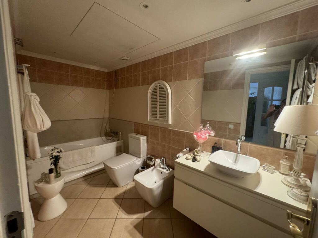 Middle Floor Apartment Marbella Málaga - image 4