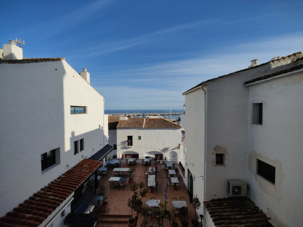 Middle Floor Apartment Puerto Banús Málaga - image 4