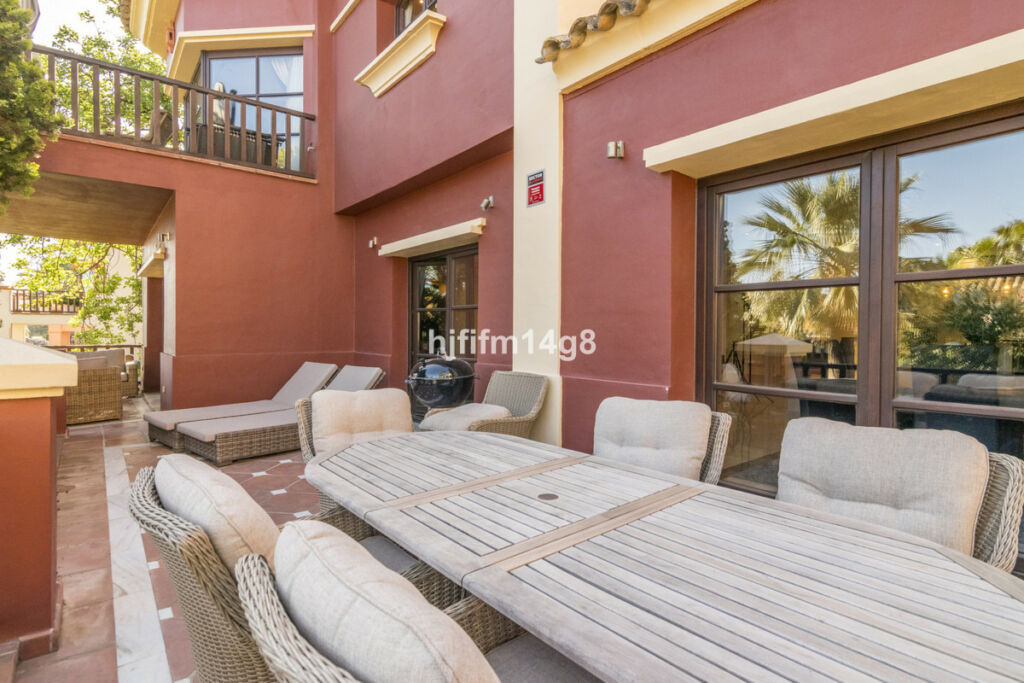 Detached Villa The Golden Mile Málaga - image 5