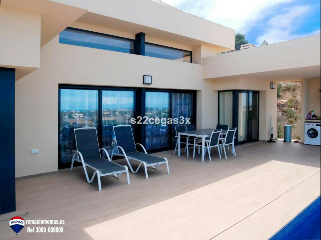 Detached Villa Denia Alicante - image 4