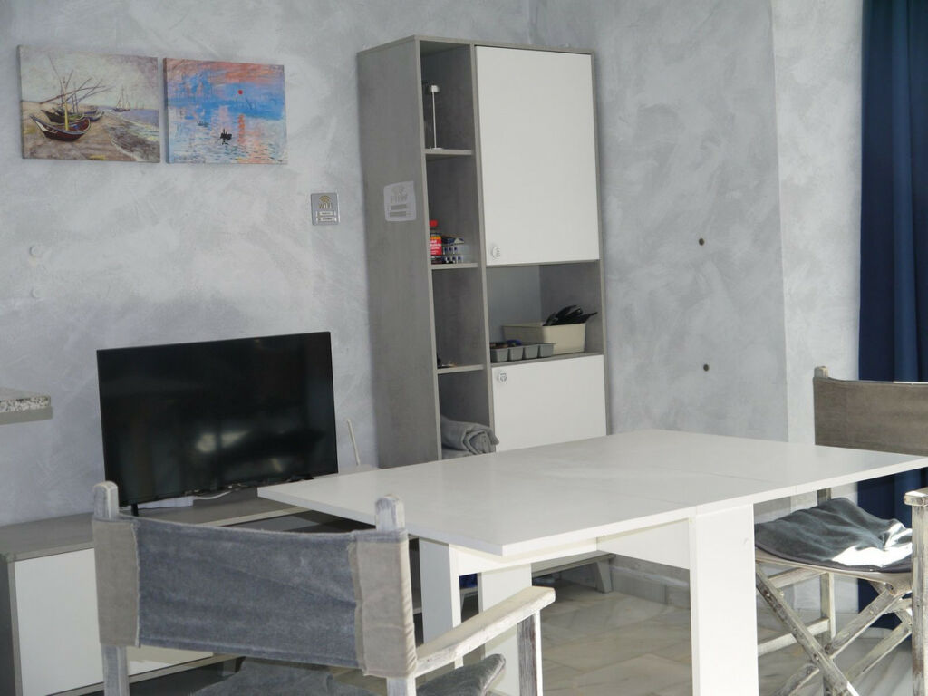Ground Floor Apartment Torrenueva Málaga - image 4