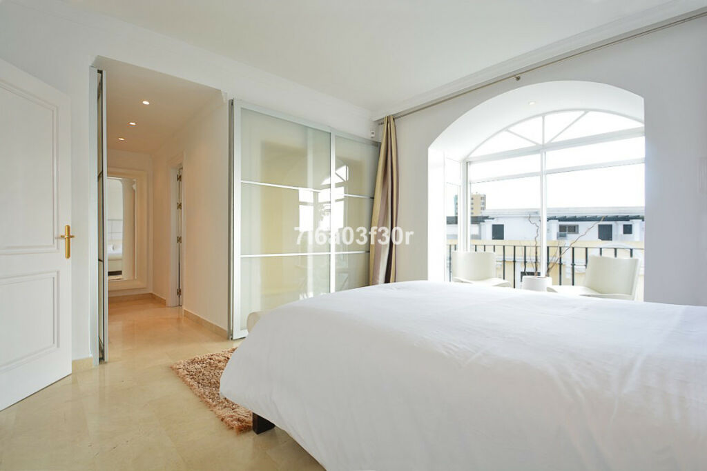 Penthouse Aloha Málaga - image 4