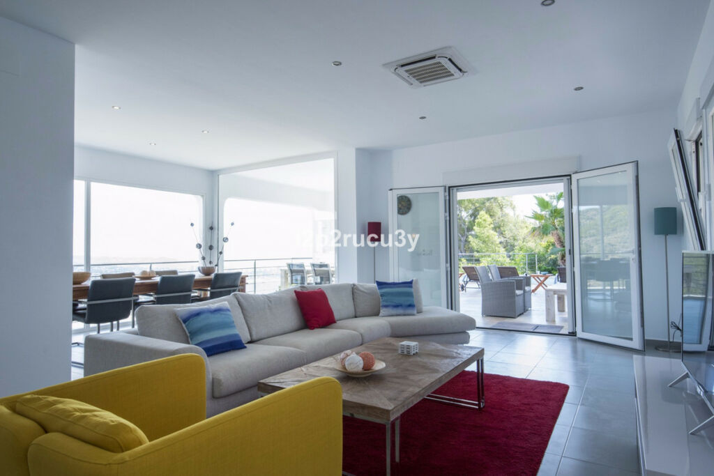 Detached Villa Calpe Alicante - image 4