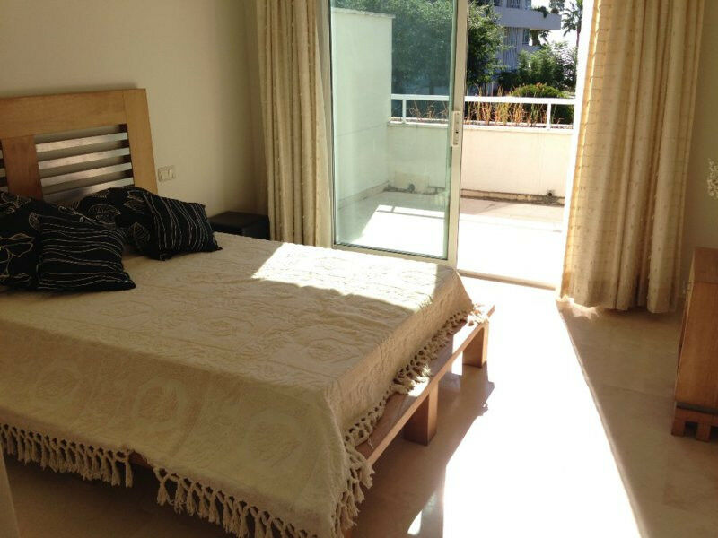 Townhouse Estepona Málaga - image 4