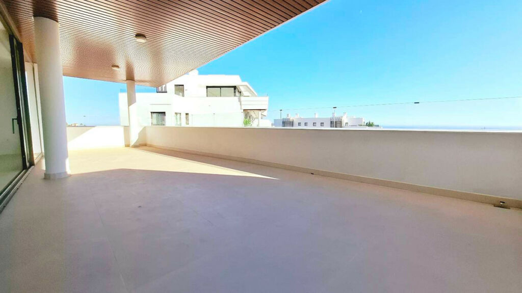 Middle Floor Apartment Fuengirola Málaga - image 4