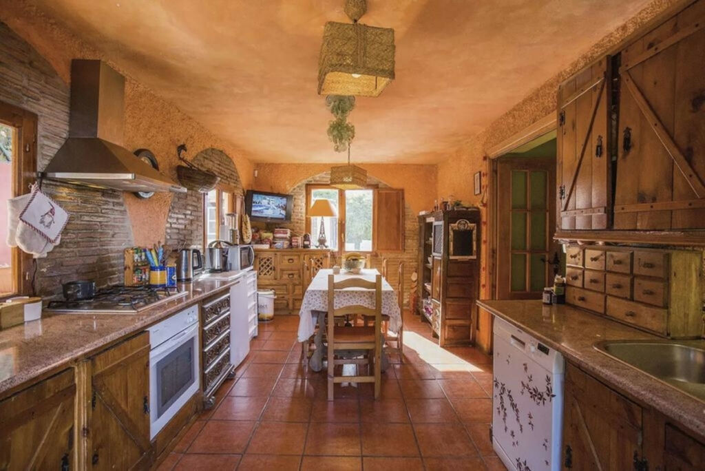Detached Villa Cabopino Málaga - image 4